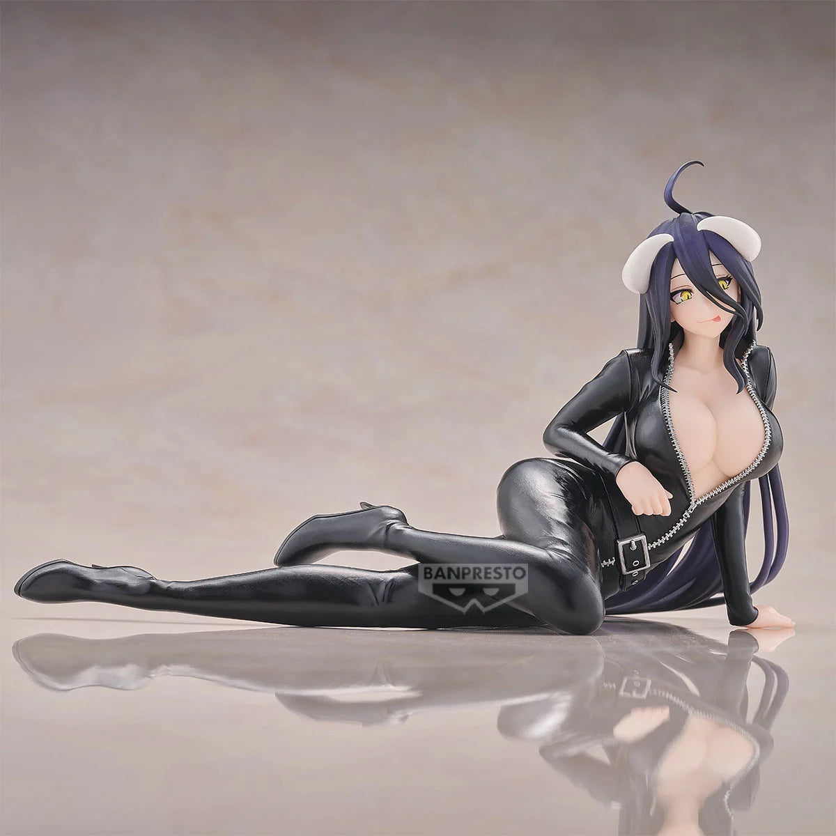Figurine Albedo - Overlord - Relax Time 18cm